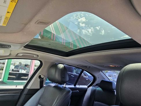 Used 2016 BMW 528i xDrive Sedan AWD/4WD image 18