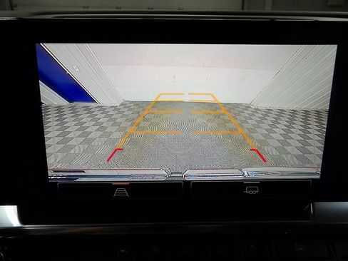 Used 2025 GMC Sierra 1500 Elevation image 27