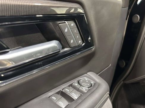 Used 2025 GMC Yukon XL Elevation AWD/4WD image 22