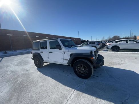 Used 2025 Jeep Wrangler Sport S image 7