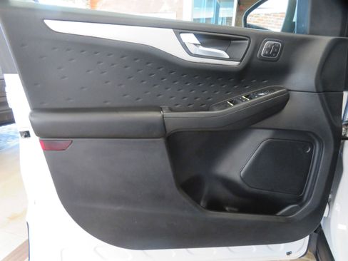 Used 2020 Ford Escape SEL image 13