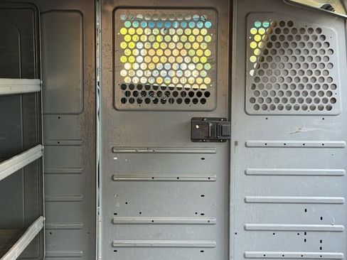 Used 2013 Chevrolet Express 2500 RWD image 15