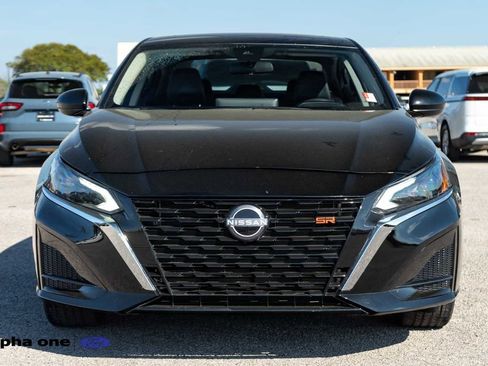 Used 2024 Nissan Altima 2.5 SR w/ SR Premium Package image 2