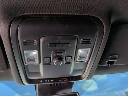 Used 2023 GMC Yukon AT4 w/ Technology Package AWD/4WD image 23