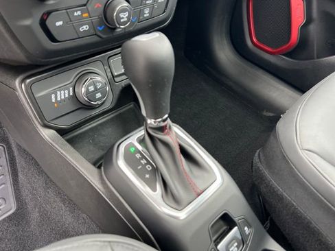 Used 2023 Jeep Renegade Trailhawk w/ Sun/Sound Group AWD/4WD image 26