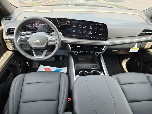 New 2026 Chevrolet Suburban LT w/ Comfort Package AWD/4WD image 9