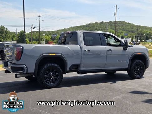 Used 2025 GMC Sierra 2500 AT4 w/ AT4 Premium Plus Package AWD/4WD image 3