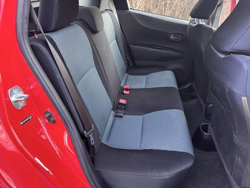 Used 2012 Toyota Yaris SE image 13