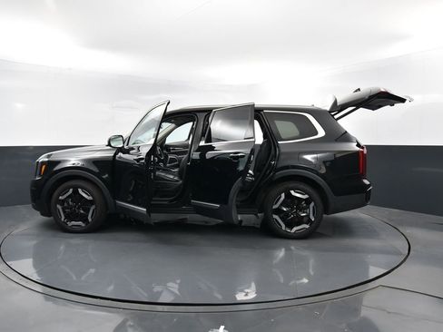 Certified 2025 Kia Telluride S image 37