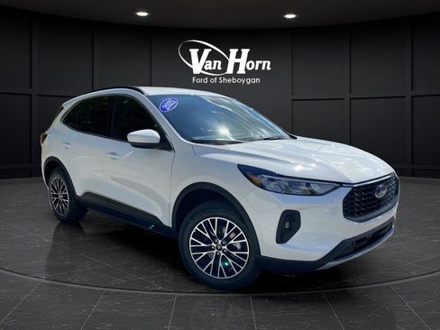 New 2025 Ford Escape SE w/ Class II Trailer Tow Package FWD image 50