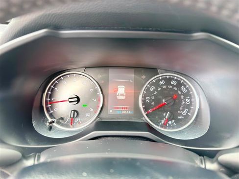 Used 2021 Toyota RAV4 XLE Premium FWD image 17