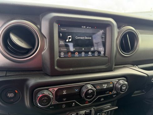 Used 2023 Jeep Gladiator Sport AWD/4WD image 20