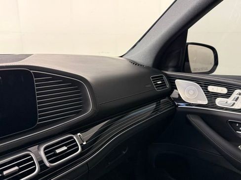 Used 2025 Mercedes-Benz GLS 580 4MATIC image 20
