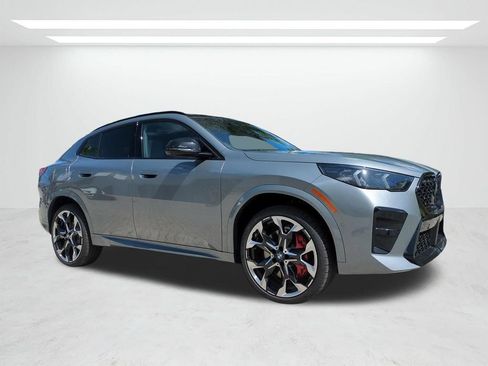 New 2026 BMW X2 xDrive28i w/ Technology Package AWD/4WD image 2