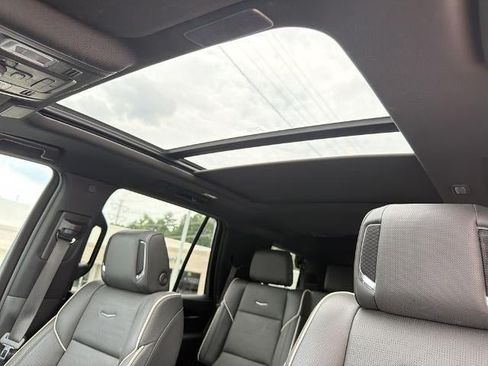 Certified 2024 Cadillac Escalade Sport w/ LPO, ONYX Package AWD/4WD image 36
