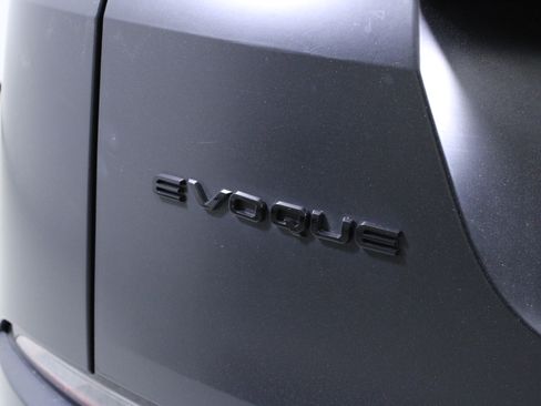 Used 2023 Land Rover Range Rover Evoque R-Dynamic SE image 9