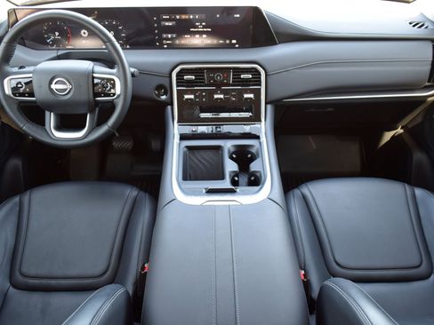 Used 2025 Nissan Armada SV RWD image 7