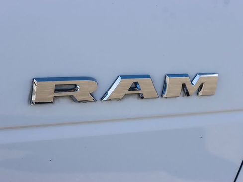 Used 2022 RAM 2500 Tradesman w/ Chrome Appearance Group image 9