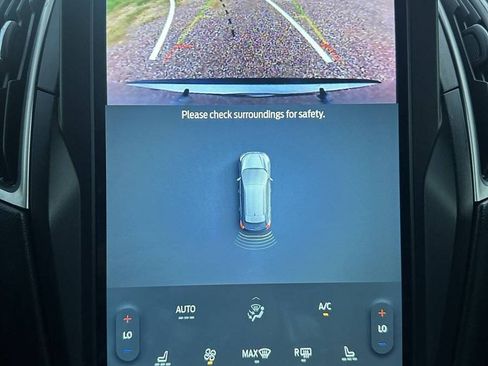 Used 2021 Ford Edge SEL FWD image 13