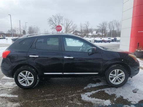 Used 2015 Nissan Rogue S w/ Convenience Package image 2