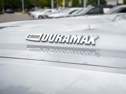 Used 2019 GMC Sierra 2500 Denali w/ Duramax Plus Package AWD/4WD image 9