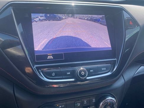 Used 2021 Chevrolet TrailBlazer RS w/ Technology Package FWD image 6