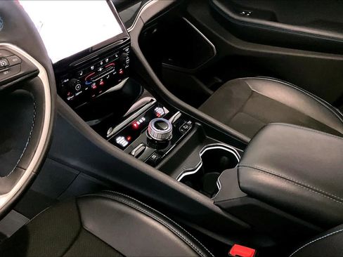 Used 2024 Jeep Grand Cherokee Trailhawk image 16