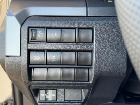 Certified 2025 Toyota Tacoma SR5 image 29