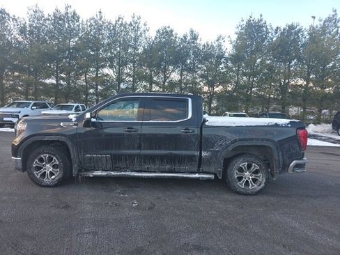 Used 2020 GMC Sierra 1500 SLE w/ SLE Value Package image 3