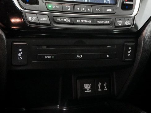 Used 2016 Honda Pilot Touring image 31