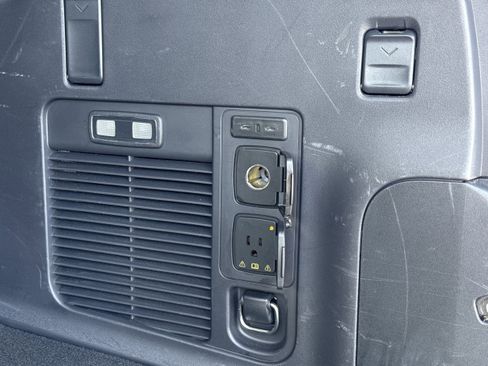 Used 2025 Ford Expedition Max Active image 32