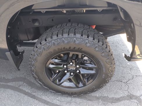 Used 2024 Chevrolet Silverado 1500 LT Trail Boss image 19