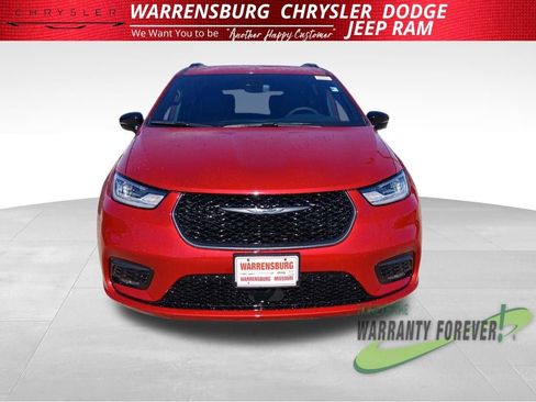 New 2026 Chrysler Pacifica Select image 10