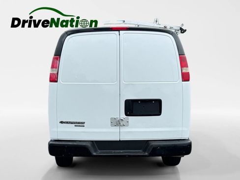 Used 2015 Chevrolet Express 3500 image 6