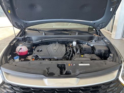 Used 2025 Kia Sportage LX image 32