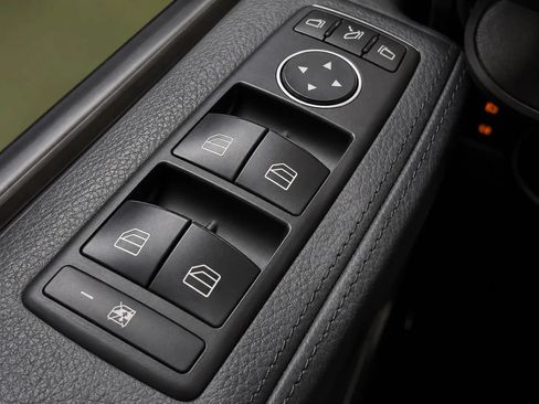 Used 2013 Mercedes-Benz G 550 image 30