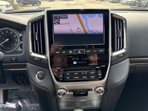 Used 2021 Toyota Land Cruiser image 24