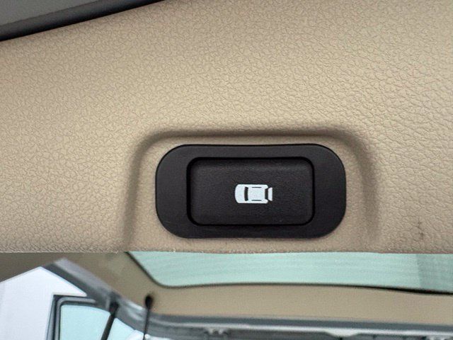 Used 2005 Mercury Monterey Premier FWD image 8