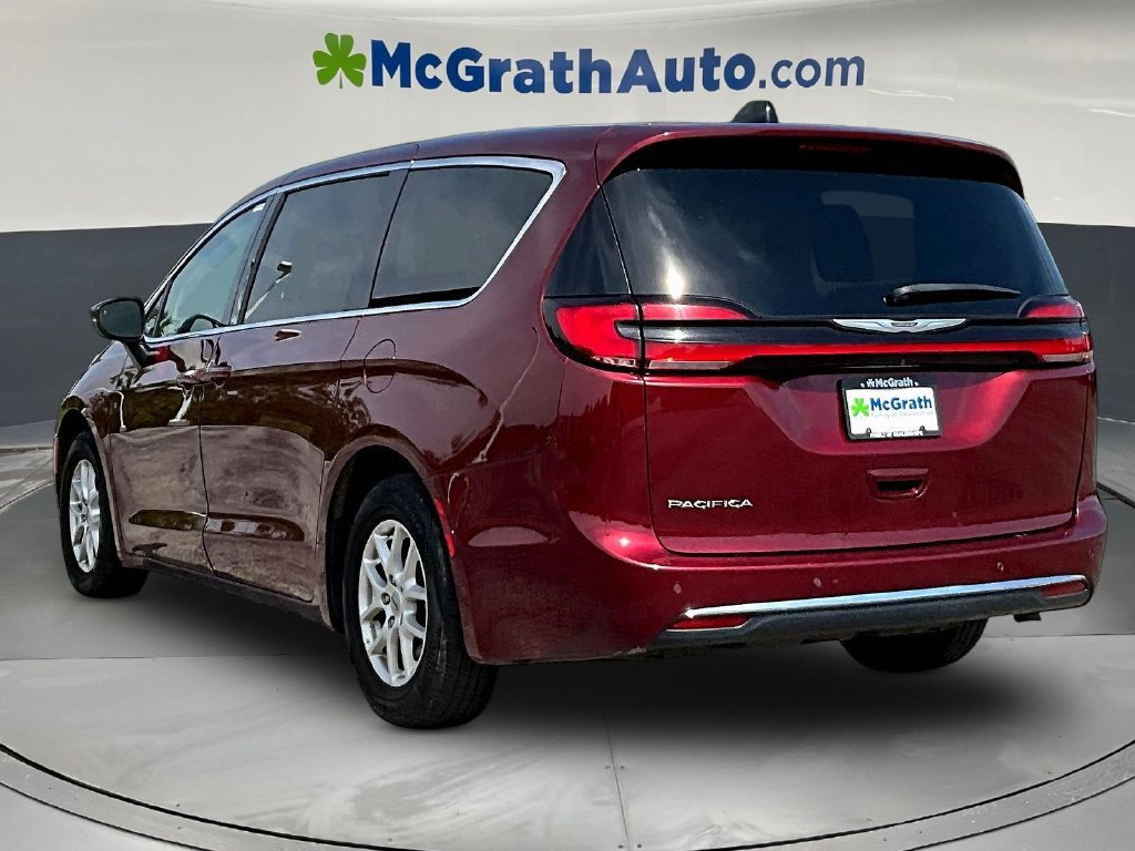 Used 2023 Chrysler Pacifica Touring-L FWD image 5