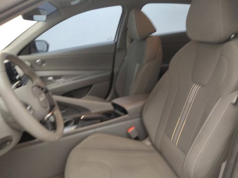 Used 2025 Hyundai Elantra Sport image 17