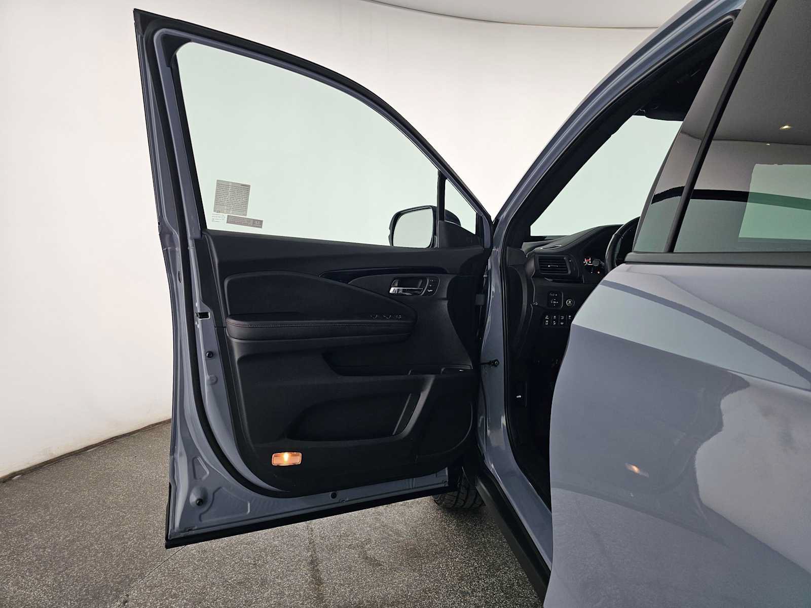 Used 2023 Honda Ridgeline Black Edition image 19