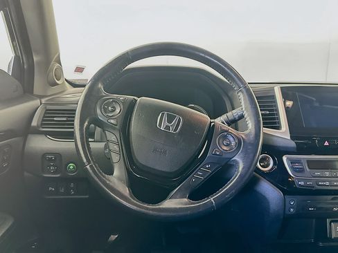 Used 2017 Honda Pilot Elite image 17