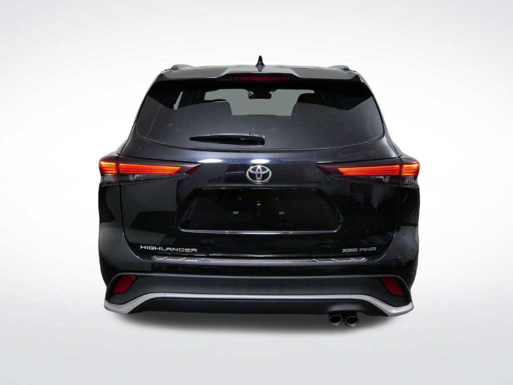 Used 2024 Toyota Highlander Limited AWD/4WD image 4