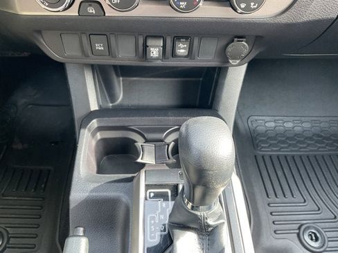 Used 2019 Toyota Tacoma SR5 AWD/4WD image 22