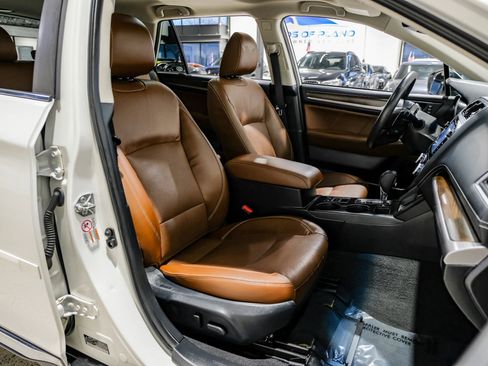 Used 2018 Subaru Outback 2.5i Touring w/ Popular Package #3 AWD/4WD image 40