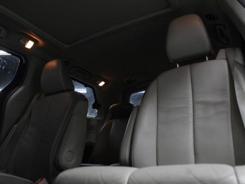 Used 2011 Toyota Sienna Limited w/ Premium Pkg FWD image 17
