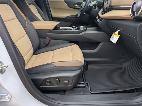 New 2026 Chevrolet Equinox ACTIV w/ Convenience Package III image 37