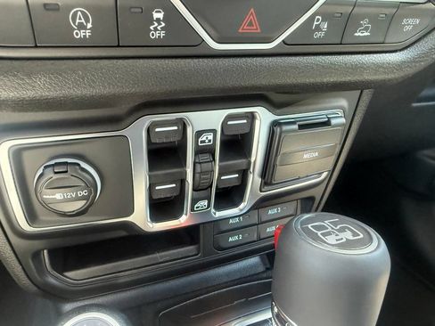 New 2026 Jeep Gladiator Sport AWD/4WD image 26