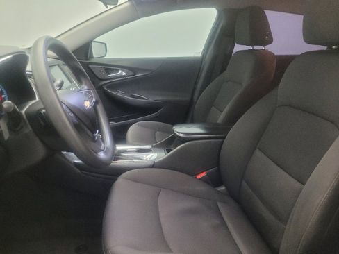 Used 2018 Chevrolet Malibu LT image 17