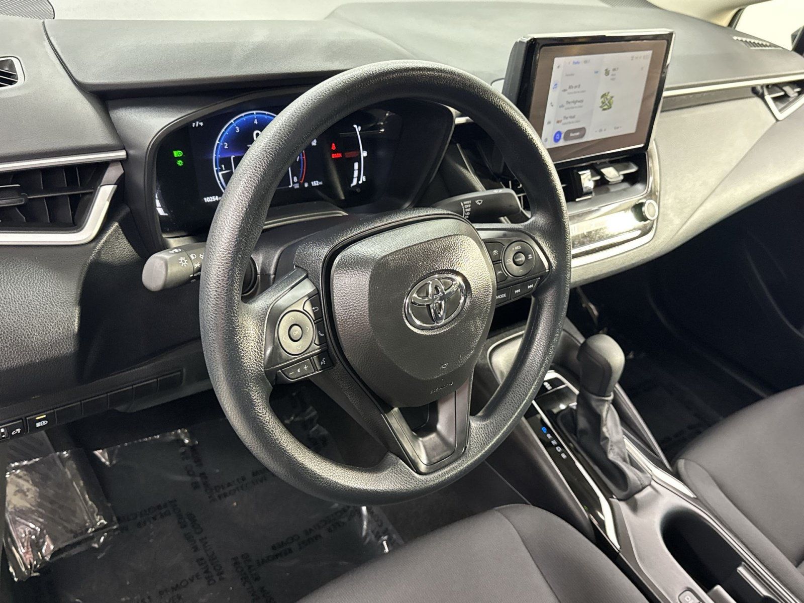 Used 2026 Toyota Corolla LE FWD image 13